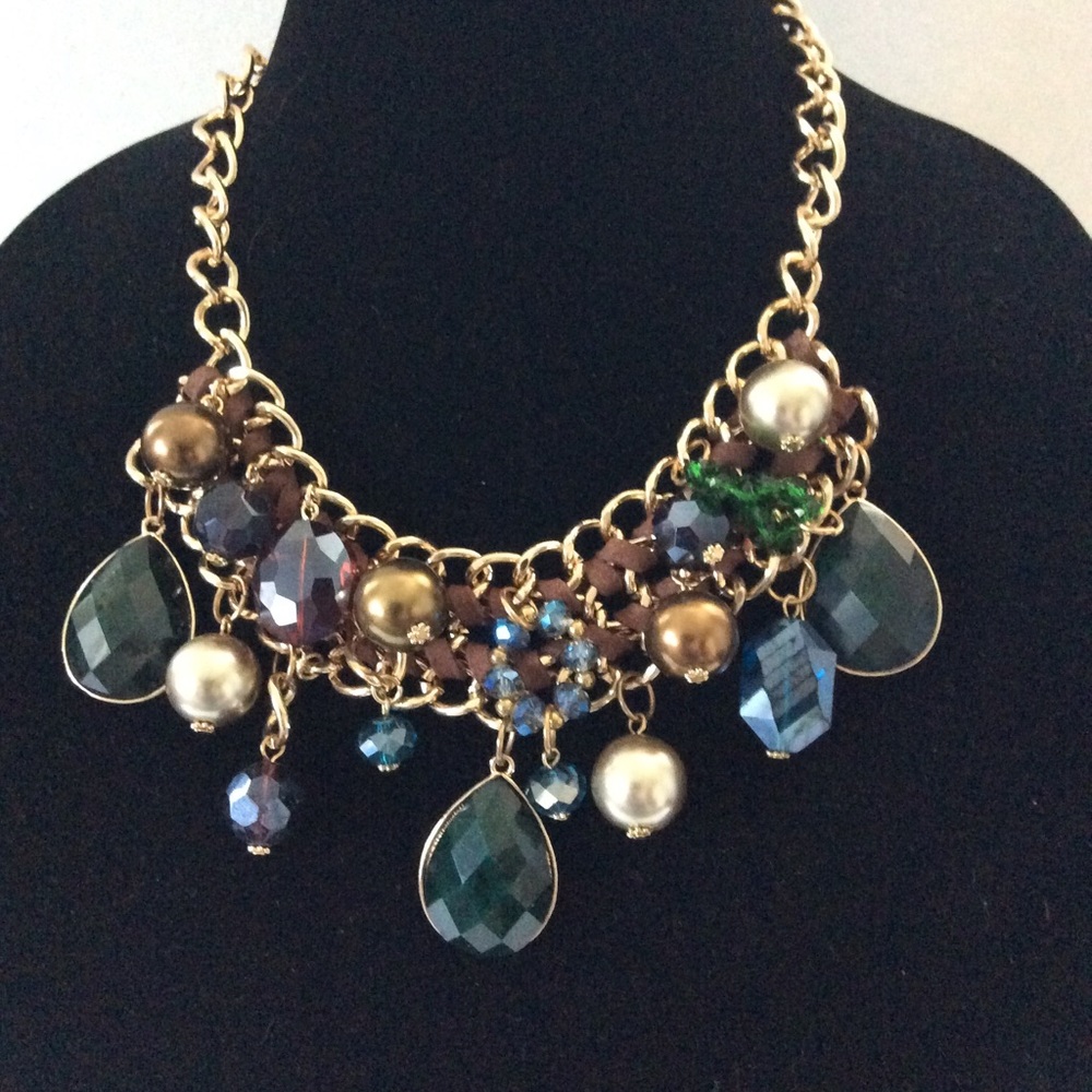 NEW statement necklace - Picture 4 of 4